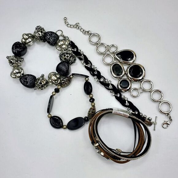 Black & Silvertone Fashion Jewelry Lot Necklace Earring Bracelet Bundle 23 Piece - Picture 3 of 7